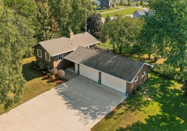 Photo 1 of Single family home for sale at 297 Majestic Rd Nw, Rochester, MN 55901 | MLS# 7143247 | Listing updated on 2026-09-15