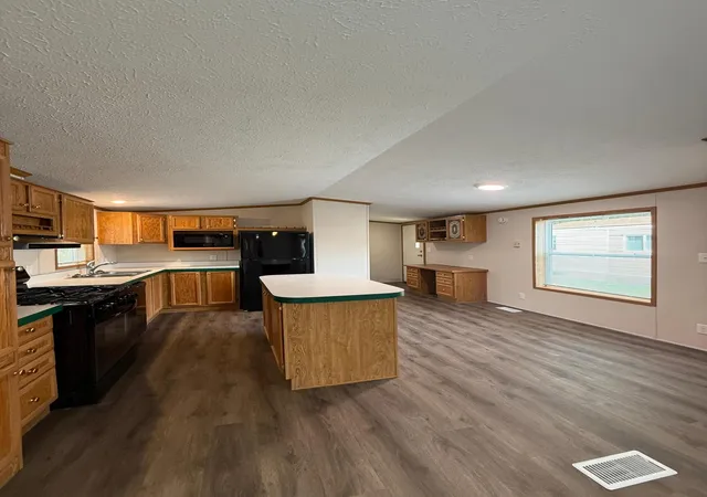 Photo 3 of Sale Pending at 93721 Sun Bay Ln, Sturgeon Lake, MN 55783 | MLS# 7143250 | Listing updated on 2026-09-23