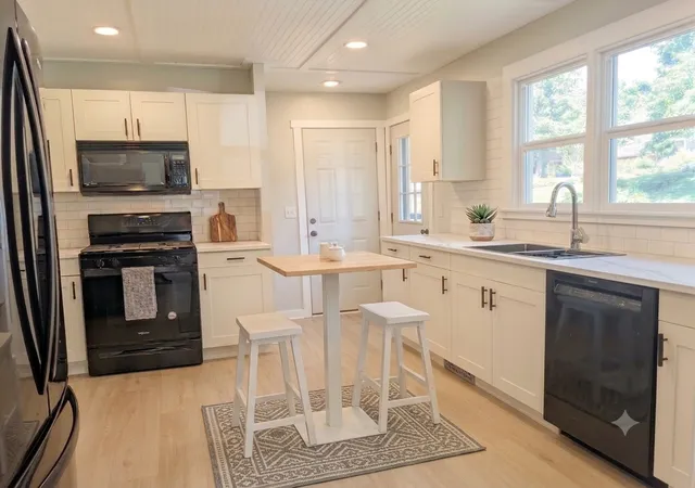 Photo 2 of Single family home for sale at 124 N 3rd Street, Le Sueur, MN 56058 | MLS# 7143385 | Listing updated on 2026-09-15