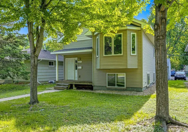 Photo 1 of Single family home for sale at 1077 26th Avenue Se, Minneapolis, MN 55414 | MLS# 7143548 | Listing updated on 2026-09-15