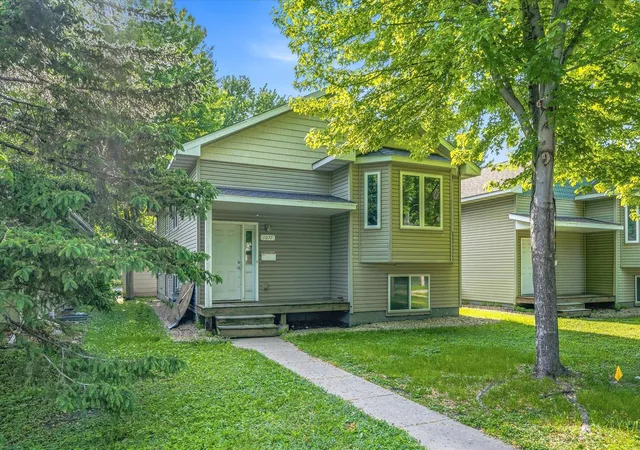 Photo 2 of Single family home for sale at 1077 26th Avenue Se, Minneapolis, MN 55414 | MLS# 7143548 | Listing updated on 2026-09-15