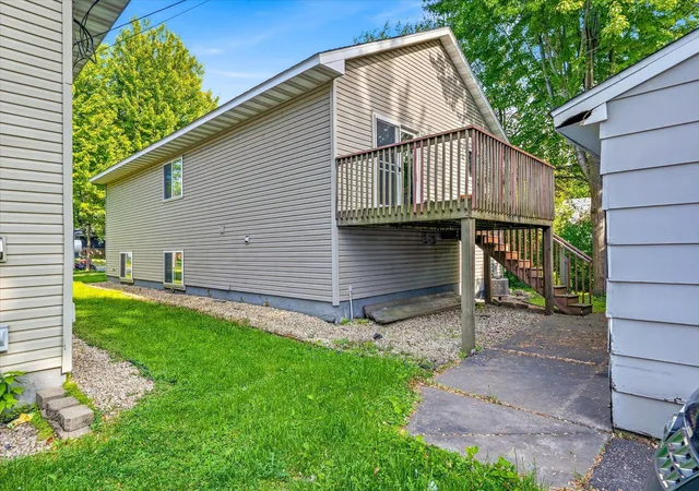 Photo 4 of Single family home for sale at 1077 26th Avenue SE, Minneapolis, MN 55414 | MLS# 7143548 | Listing updated on 2026-09-15