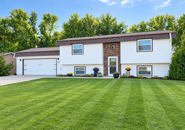 Single family home for sale at 615 7th Avenue NE, Stewartville, MN 55976 | MLS# 7143599