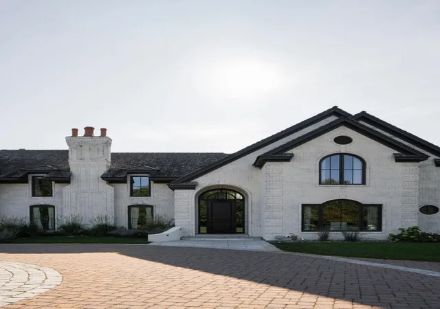 Photo 4 of Single family home for sale at 170 Spur Cir, Wayzata, MN 55391 | MLS# 7143971 | Listing updated on 2026-09-15