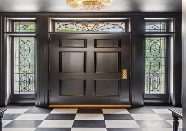Photo 3 of Mansion for sale at 1122 Mount Curv Ave, Minneapolis, MN 55403 | MLS# 7144280 | Listing updated on 2026-09-14