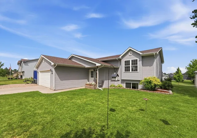 Photo 2 of Sale Pending at 605 W 8th Avenue, Osakis, MN 56360 | MLS# 7144883 | Listing updated on 2026-09-15