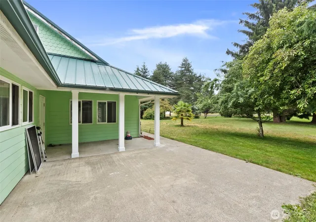 Photo 3 of Single family home for sale at 33 Rustemeyer Rd, Aberdeen, WA 98520 | MLS# NWM2396013 | Listing updated on 2026-09-17