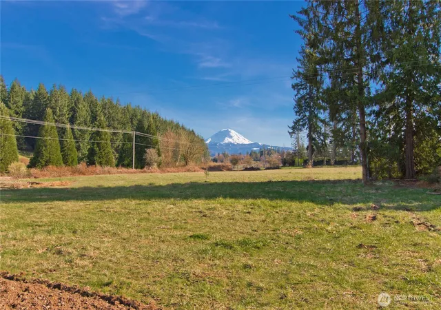 Photo 2 of Sale Pending at 37901 212th Avenue Se, Auburn, WA 98092 | MLS# NWM2421409 | Listing updated on 2026-09-15
