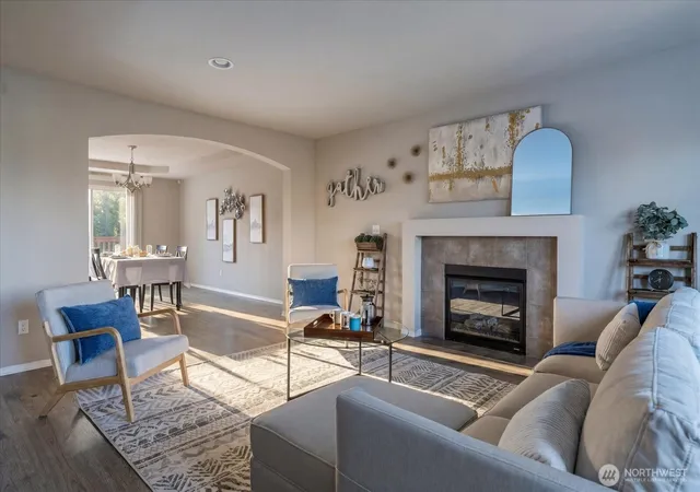 Photo 3 of Single family home for sale at 930 Cvs View Cir, Oak Harbor, WA 98277 | MLS# NWM2436825 | Listing updated on 2026-09-17