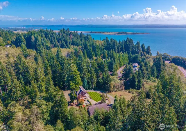 Photo 2 of Single family home for sale at 24 Broadway Hl Rd, Hoquiam, WA 98550 | MLS# NWM2437671 | Listing updated on 2026-09-23