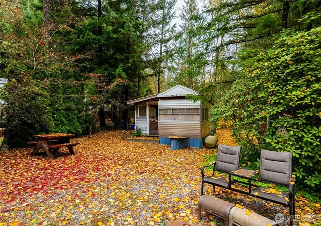 Photo 2 of Manufactured home for sale at 1017 Maple Ln, Maple Falls, WA 98266 | MLS# NWM2446744 | Listing updated on 2026-09-21