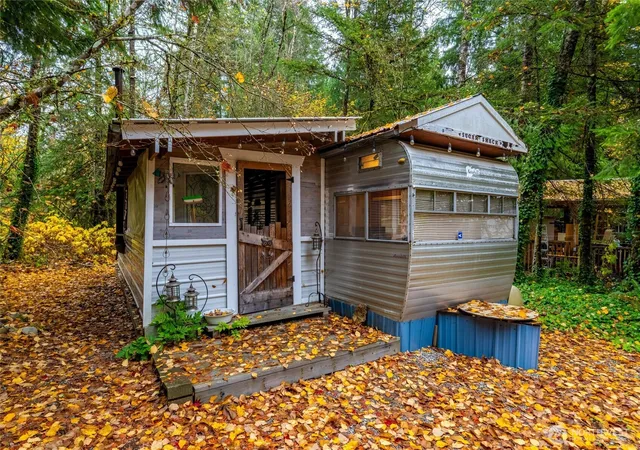 Photo 3 of Manufactured home for sale at 1017 Maple Ln, Maple Falls, WA 98266 | MLS# NWM2446744 | Listing updated on 2026-09-21