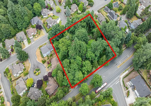 Photo 2 of Townhouse for sale at 7610 148th Avenue Ne, Redmond, WA 98052 | MLS# NWM2447834 | Listing updated on 2026-10-02