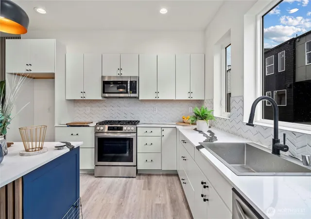 Photo 4 of Sale Pending at 11535 17th Place SW, Burien, WA 98146 | MLS# NWM2453193 | Listing updated on 2026-10-01