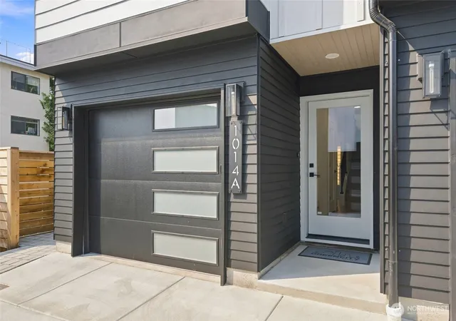Photo 3 of Townhouse for sale at 1014 Ne B 70th St, Seattle, WA 98115 | MLS# NWM2457915 | Listing updated on 2026-10-02