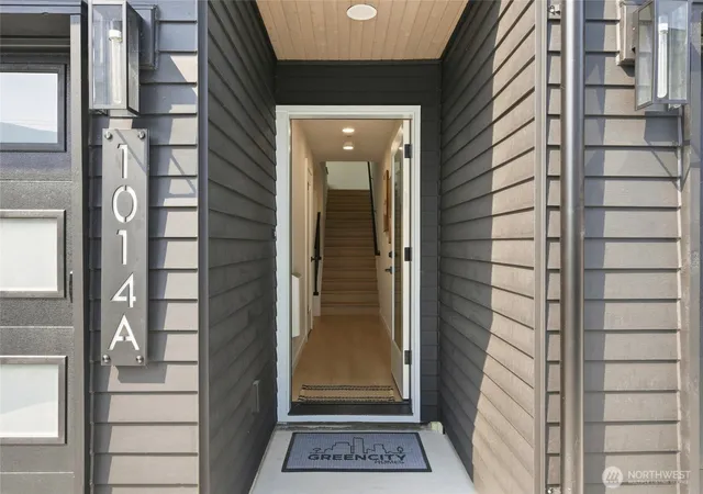 Photo 3 of Townhouse for sale at 1014 NE B 70th St, Seattle, WA 98115 | MLS# NWM2457915 | Listing updated on 2026-10-02