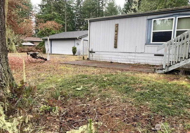 Photo 4 of Sale Pending at 220 N Duckabush Dr, Hoodsport, WA 98548 | MLS# NWM2458633 | Listing updated on 2026-09-25