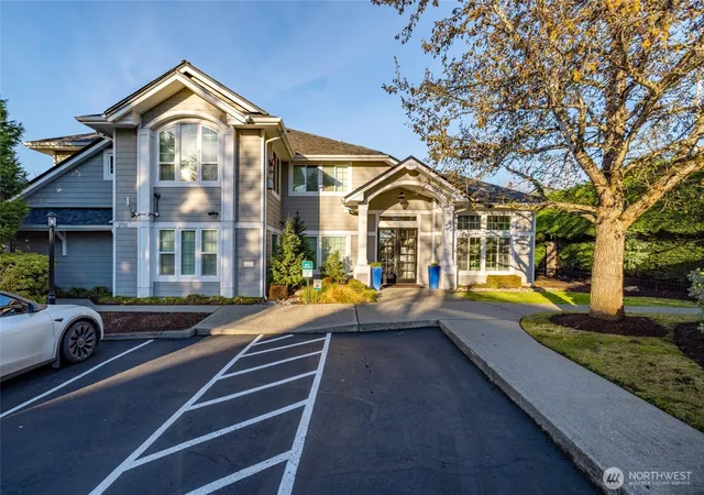 Photo 3 of Sale Pending at 16125 Juanita Woodinville Way Ne #805, Bothell, WA 98011 | MLS# NWM2464135 | Listing updated on 2026-10-26
