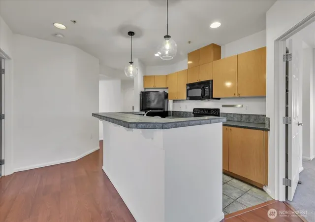 Photo 4 of Condo for sale at 18 Dravus St #207, Seattle, WA 98109 | MLS# NWM2469525 | Listing updated on 2026-09-17