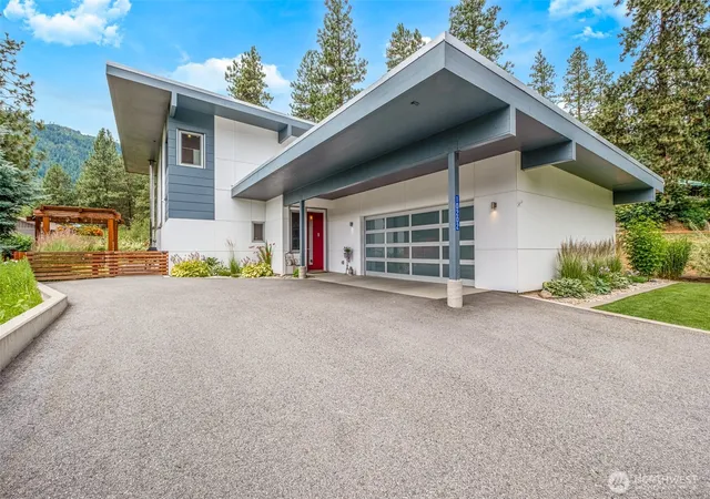Photo 2 of Single family home for sale at 10202 Titus, Leavenworth, WA 98826 | MLS# NWM2477881 | Listing updated on 2026-09-17
