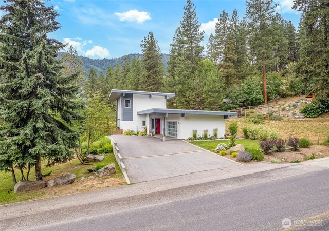 Photo 3 of Single family home for sale at 10202 Titus, Leavenworth, WA 98826 | MLS# NWM2477881 | Listing updated on 2026-09-17
