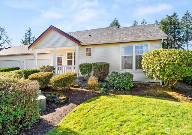 Photo 2 of Single family home for sale at 905 Landing Way, Centralia, WA 98531 | MLS# NWM2479153 | Listing updated on 2026-09-23