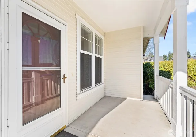 Photo 4 of Single family home for sale at 905 Landing Way, Centralia, WA 98531 | MLS# NWM2479153 | Listing updated on 2026-09-23