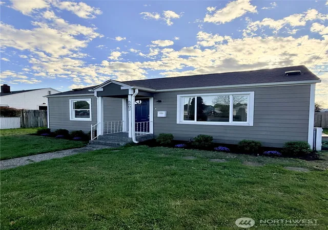 Photo 2 of Single family home for sale at 6802 S Oakes St, Tacoma, WA 98409 | MLS# NWM2480207 | Listing updated on 2026-09-17