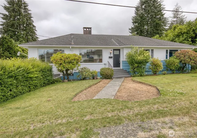 Photo 2 of Sale Pending at 1007 Riverview Dr, Aberdeen, WA 98520 | MLS# NWM2480826 | Listing updated on 2026-09-28