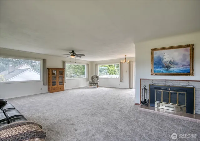 Photo 3 of Sale Pending at 1007 Riverview Dr, Aberdeen, WA 98520 | MLS# NWM2480826 | Listing updated on 2026-09-28