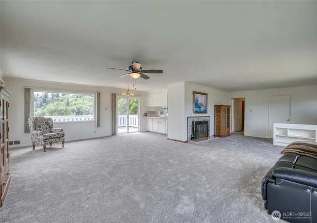 Photo 4 of Sale Pending at 1007 Riverview Dr, Aberdeen, WA 98520 | MLS# NWM2480826 | Listing updated on 2026-09-28