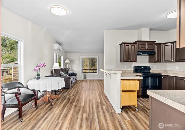 Photo 2 of Sale Pending at 624 Fir St, Hoquiam, WA 98550 | MLS# NWM2483223 | Listing updated on 2026-09-25