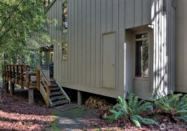 Photo 3 of Sale Pending at 731 E Promontory Rd, Shelton, WA 98584 | MLS# NWM2483397 | Listing updated on 2026-09-15