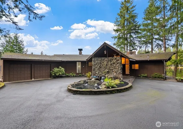 Photo 3 of Sale Pending at 1970 Cambridge Ln Sw, Olympia, WA 98512 | MLS# NWM2483839 | Listing updated on 2026-09-12