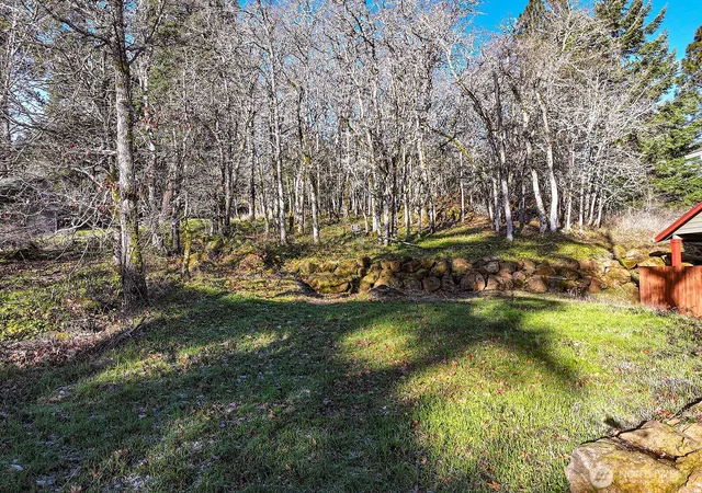 Photo 4 of Land for sale at 912 Hillside Ln, White Salmon, WA 98672 | MLS# NWM2484037 | Listing updated on 2026-09-17