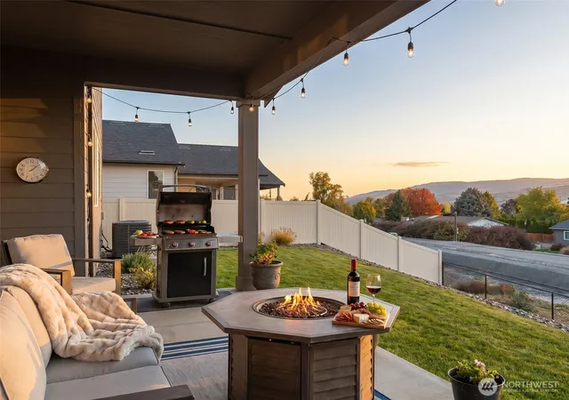 Photo 2 of Single family home for sale at 143 Sienna Rd, Wenatchee, WA 98801 | MLS# NWM2486313 | Listing updated on 2026-09-21