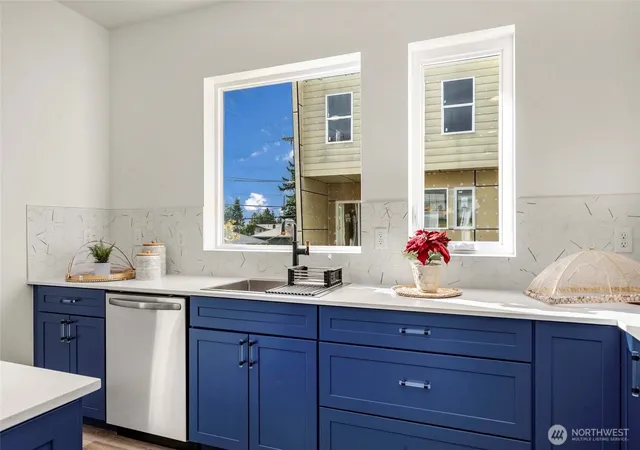 Photo 3 of Sale Pending at 11554 17th Place SW, Burien, WA 98146 | MLS# NWM2487009 | Listing updated on 2026-10-01