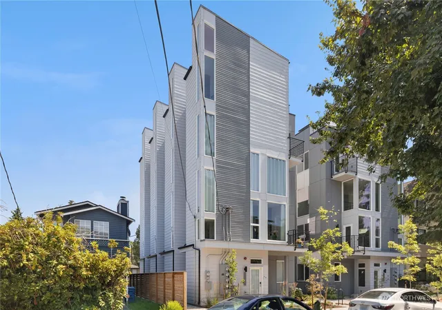 Photo 3 of Townhouse for sale at 9518 Interlake Ave N, Seattle, WA 98103 | MLS# NWM2488003 | Listing updated on 2026-09-24