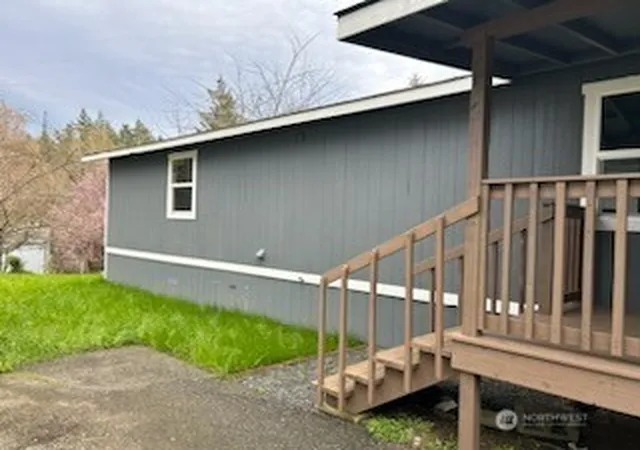 Photo 4 of Sale Pending at 175 NE Camelot Dr #175, Bremerton, WA 98311 | MLS# NWM2492856 | Listing updated on 2026-09-25