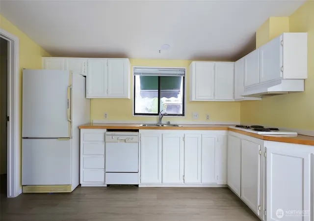 Photo 3 of Manufactured home for sale at 1706 73rd Street E #15, Tacoma, WA 98404 | MLS# NWM2495528 | Listing updated on 2026-09-17