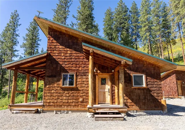 Photo 3 of Sale Pending at 23 Whitebark Ln, Winthrop, WA 98862 | MLS# NWM2496668 | Listing updated on 2026-09-15