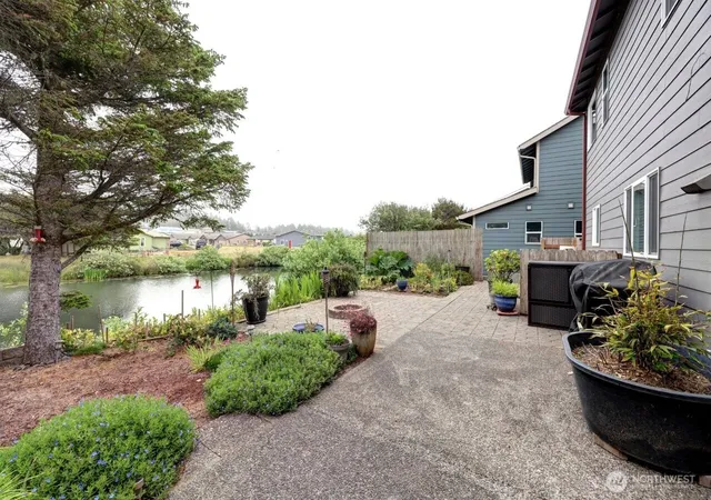 Photo 3 of Single family home for sale at 32500 G St, Ocean Park, WA 98640 | MLS# NWM2497281 | Listing updated on 2026-09-17