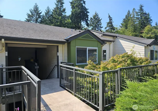 Condo for sale at 31500 33rd Place SW #G202, Federal Way, WA 98023 | MLS# NWM2498857