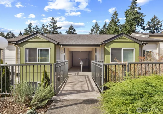 Photo 2 of Condo for sale at 31500 33rd Place Sw #G202, Federal Way, WA 98023 | MLS# NWM2498857 | Listing updated on 2026-09-17