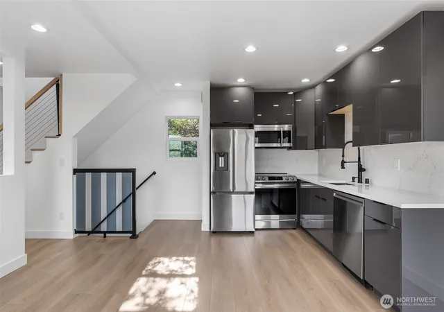 Photo 3 of Single family home for sale at 4047 25th Avenue W, Seattle, WA 98199 | MLS# NWM2498928 | Listing updated on 2026-09-17