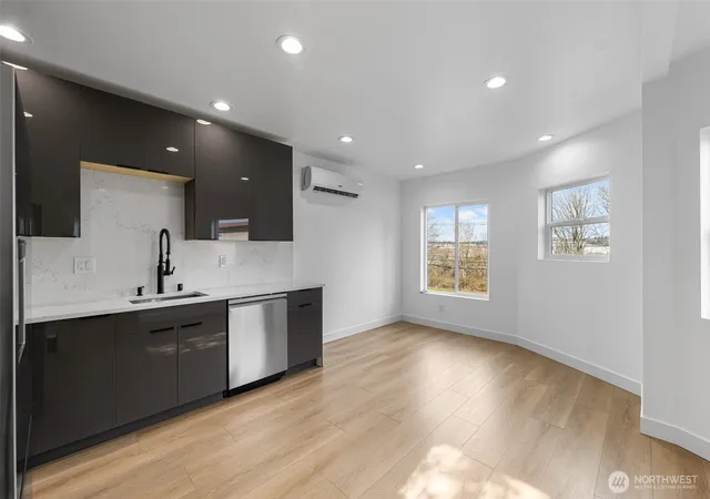 Photo 3 of Single family home for sale at 4047 25th Avenue W, Seattle, WA 98199 | MLS# NWM2498928 | Listing updated on 2026-09-17