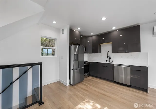 Photo 4 of Single family home for sale at 4047 25th Avenue W, Seattle, WA 98199 | MLS# NWM2498928 | Listing updated on 2026-09-17