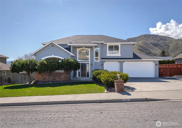 Photo 4 of Sale Pending at 2217 Michael Brooke, Wenatchee, WA 98801 | MLS# NWM2499495 | Listing updated on 2026-09-25