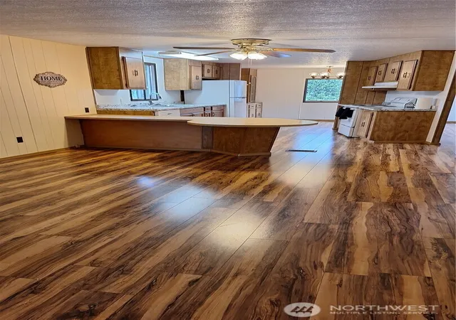 Photo 3 of Manufactured home for sale at 5714 118th Avenue Ct #15, Puyallup, WA 98372 | MLS# NWM2502662 | Listing updated on 2026-09-10