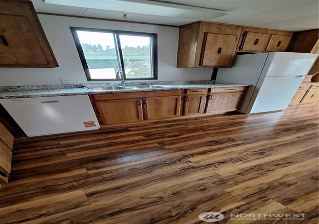 Photo 4 of Manufactured home for sale at 5714 118th Avenue Ct #15, Puyallup, WA 98372 | MLS# NWM2502662 | Listing updated on 2026-09-10